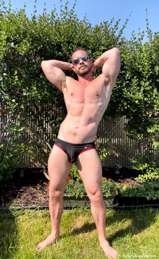 Just enjoying the sunshine outside in my new jockstrap. 

Love the tan lines these give 😍