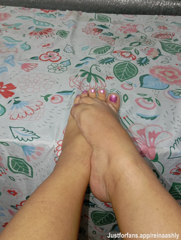 Send me a message if you want to see more content 😈