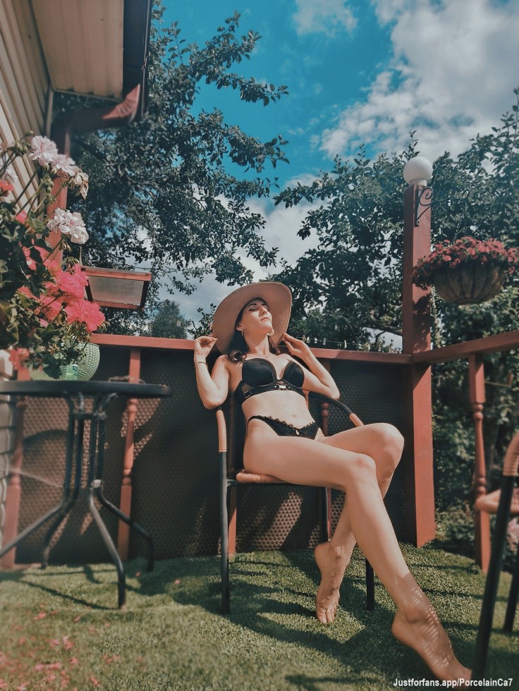 Let's have a slow and sensual morning! ☀️ 🌸

Come join me and I can be your breakfast! 🥵🤭

#petite #naughty #sexy #submissive #cute #horny #kink #lingerie #girlfriend #girlnextdoor #sun