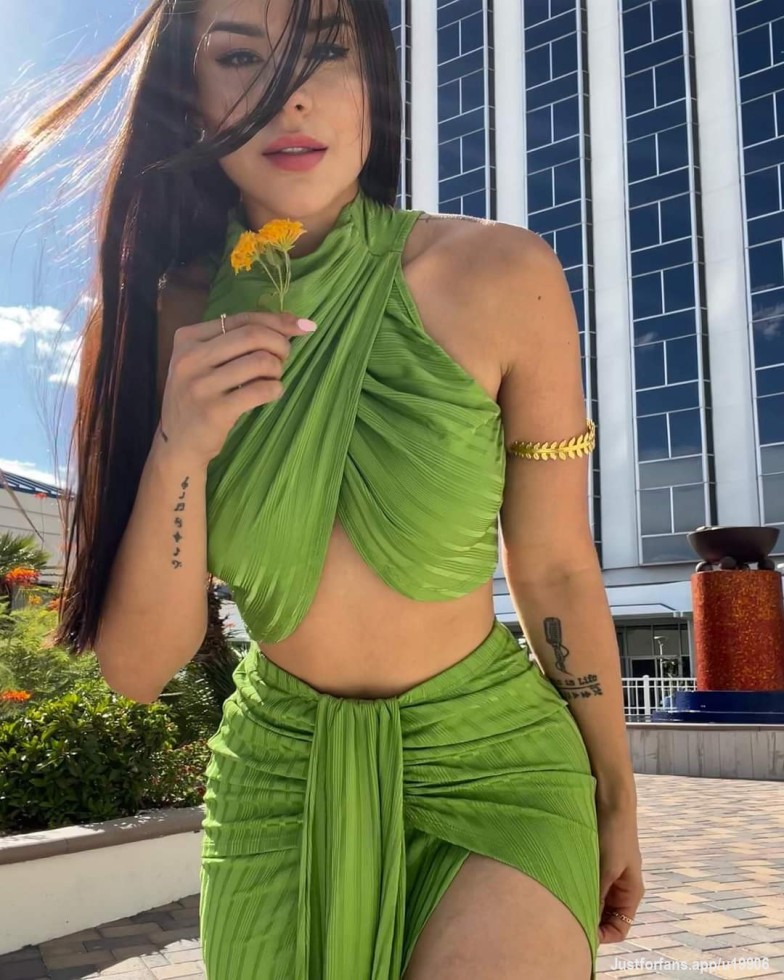 Buenos días beb´s 👄
¿Ya se suscribieron o que?