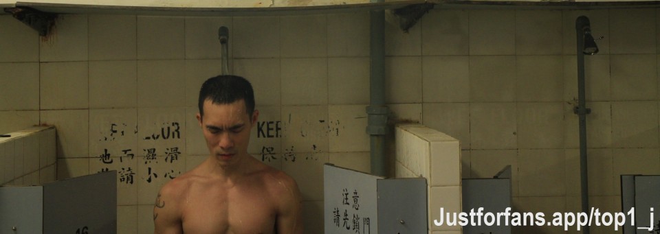 A British Asian photographer
Shooting in Hong Kong's historic buildings and public showers dating back to World War II
With Asian tattooed models

A fusion of history and art