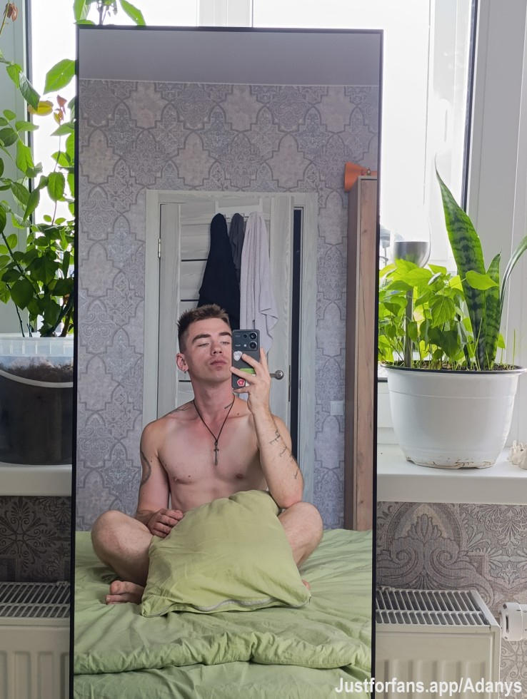 What are you doing, my dear? 

#guy #gay #taro #russian