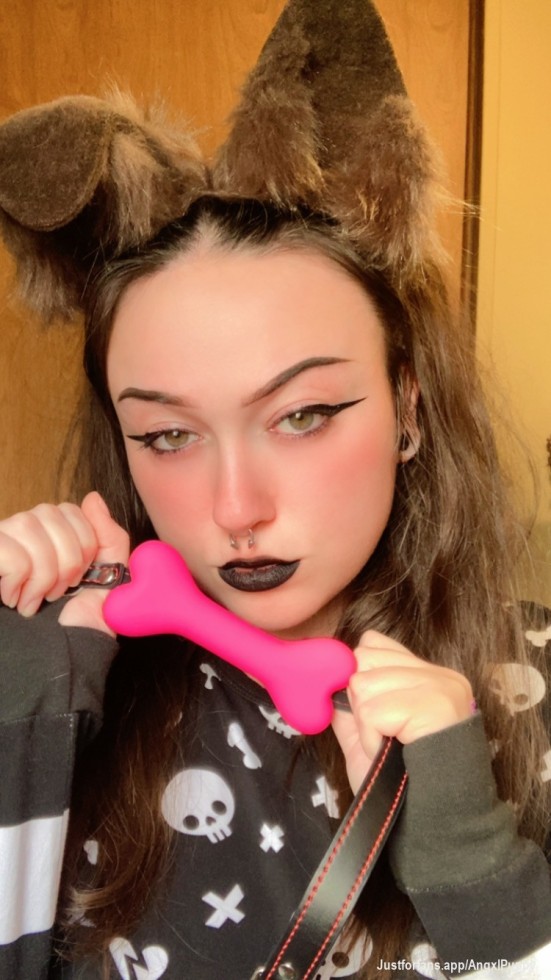 Wanna see me with the gag in? 😜