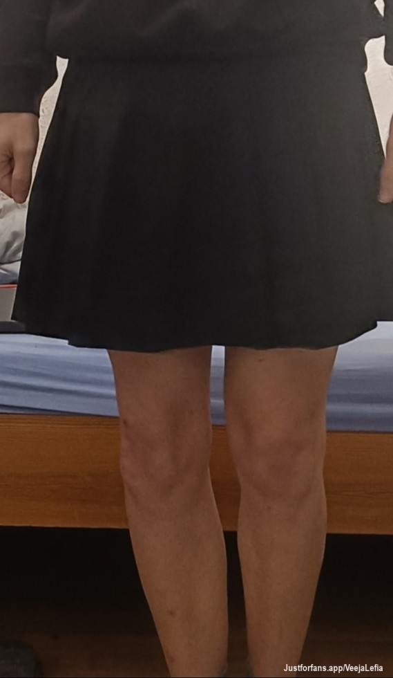 Look what arrived over the weekend. My first skirt. What do y'all think?