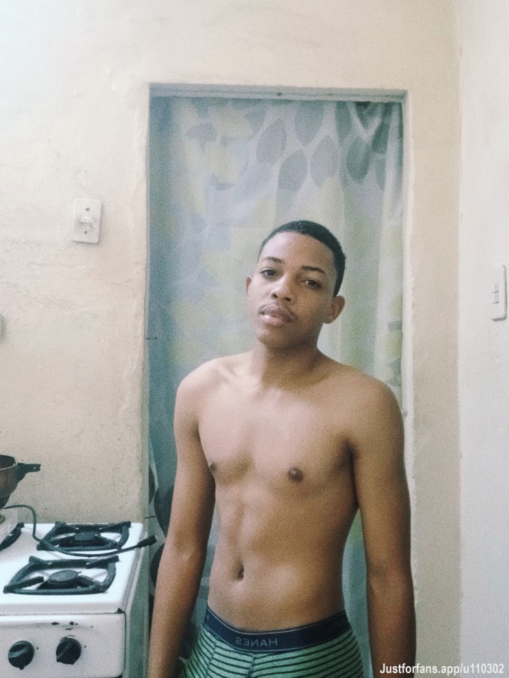 Sigeme si quieres fotocos mas exclusivas😈🔥