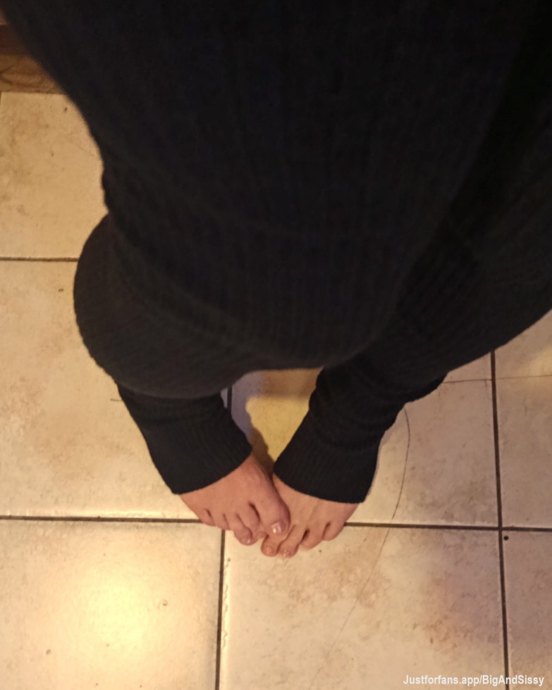 I like my feet. 😋💦