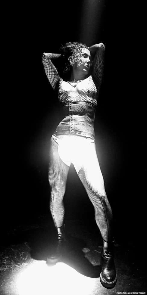 En una fiesta fetichista